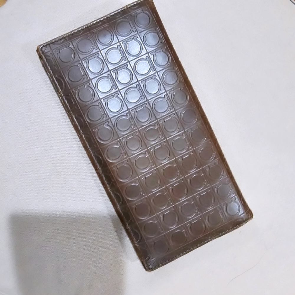 Authentic Salvatore Ferragamo Brown Bi-Fold Wallet